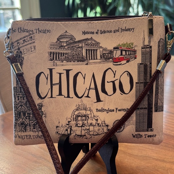 Chicago Themed Crossbody Bag - Picture 3 of 6